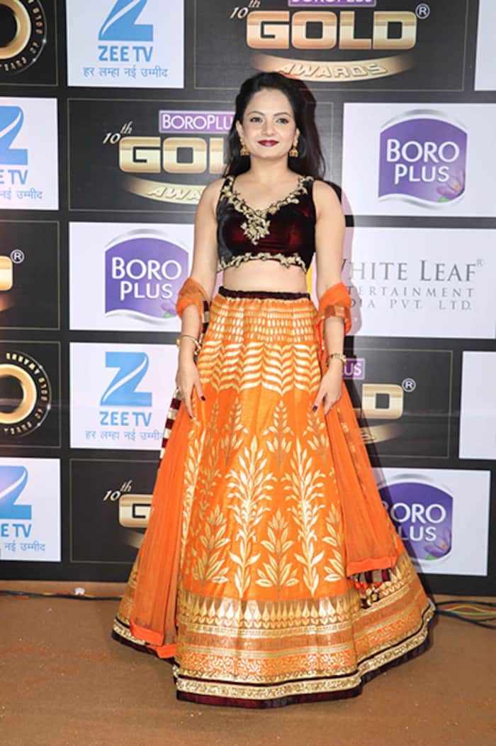Gia Manek at red carpet of Zee Gold Awards 2017