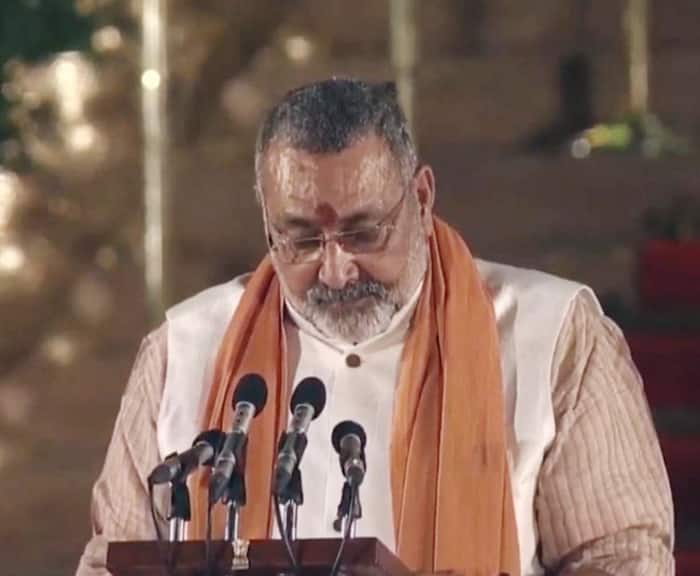 Giriraj Singh Takes Oath