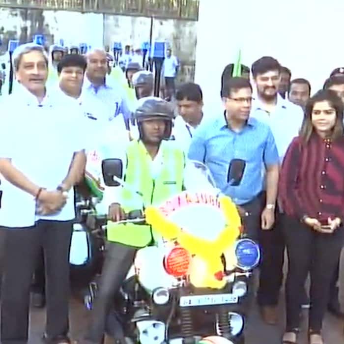 Goa CM Manohar Parrikar launches bike ambulances