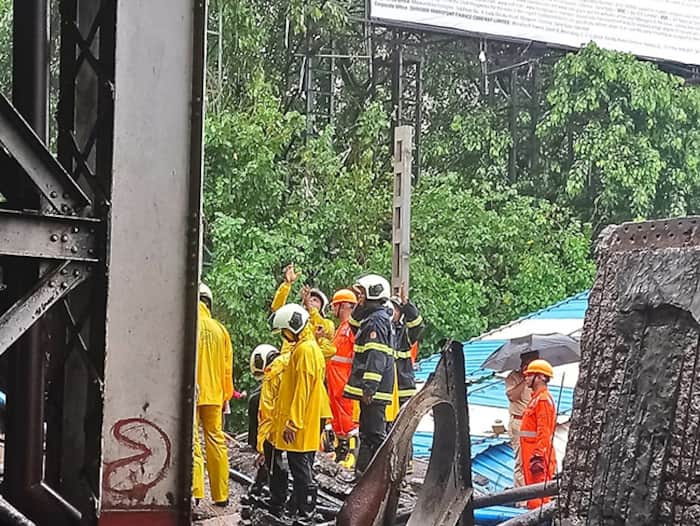 Gokhale Bridge Accident: Four fire brigade vehicles are at the spot