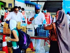 Ravi Kishan Distributes Food, Water to Migrant Workers Leaving For Gorakhpur From Mumbai