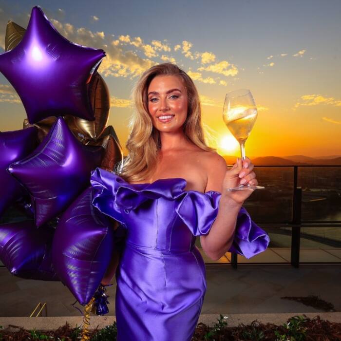 Grace Hayden s lively moment with IPL s mascot Champak at Mumbai s Wankhede Stadium