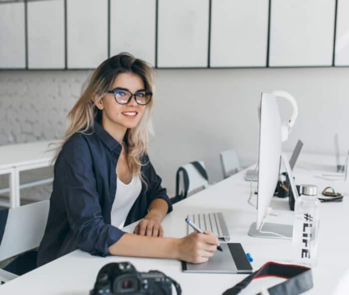 Internship Alert: Graphic Designer Jobs To Apply For This Week