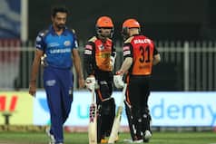 SRH vs MI 2020, IPL Match 56 in Pictures: David Warner, Sandeep Sharma Star as Sunrisers Hyderabad Crush Mumbai Indians to Qualify For Playoffs