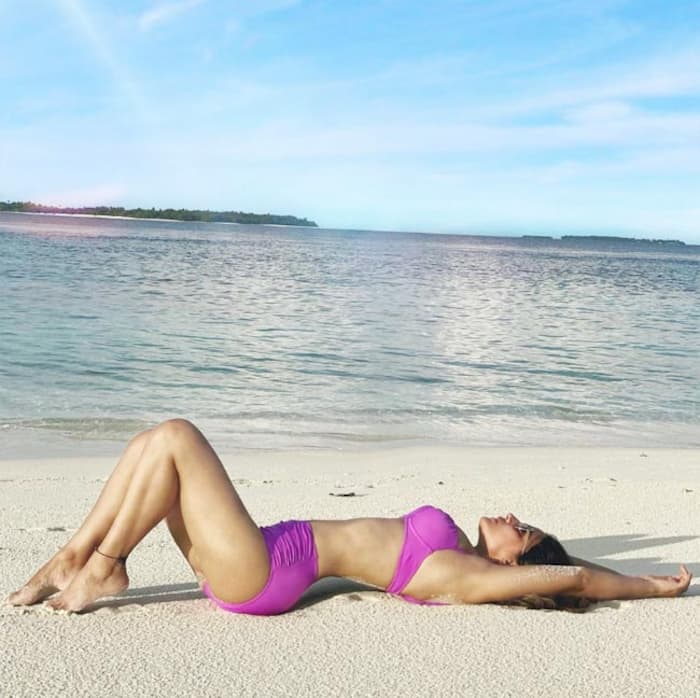 Hina Khan Goes Bold in PInk Bikini Photos 2021