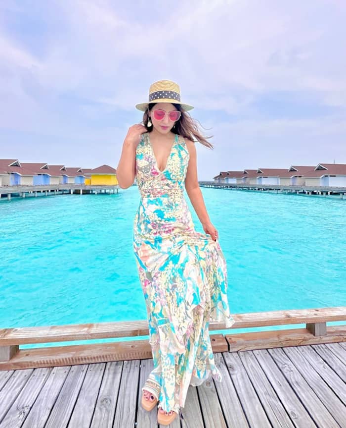 Hina Khan Latest Hot Maldives Photos