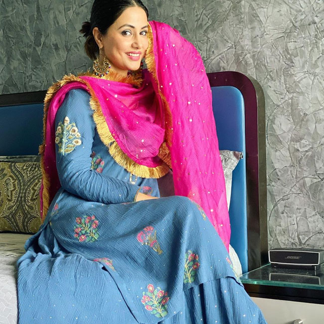 Hina Khan Looks Breathtaking