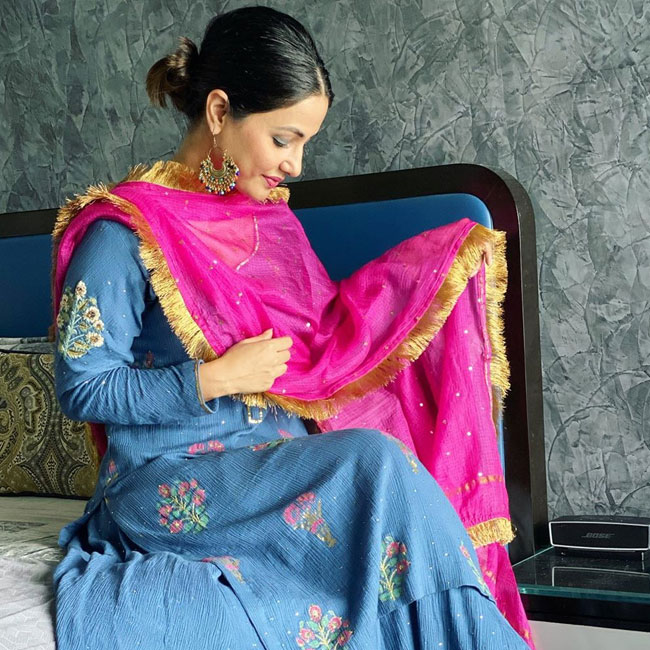 Hina Khan Looks Drop-dead Gorgeous