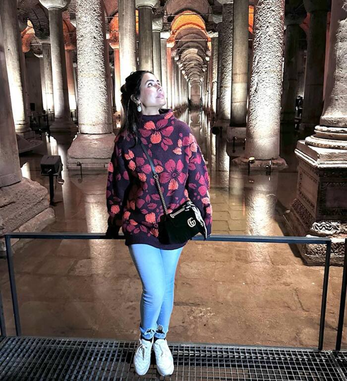 Hina Khan Looks Mesmerising in Latest Photos