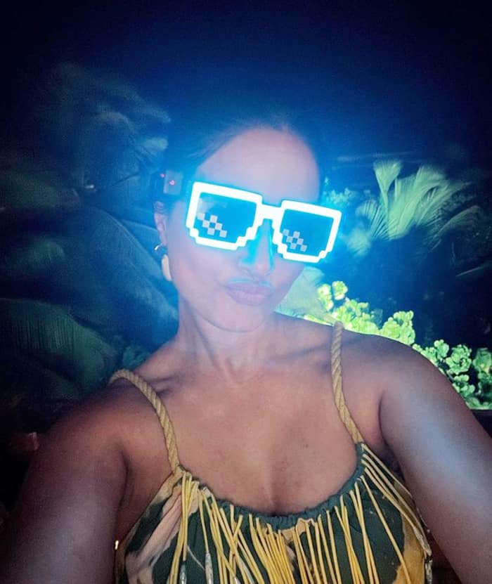 Hina Khan Vacation Vibes