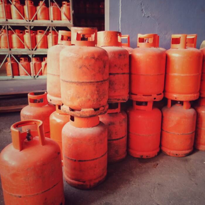 How many LPG cylinders can be filled with arrival of new vessels from Strait of Hormuz?