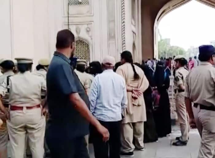 Hyderabad Police Detains Anti CAA Protestors 