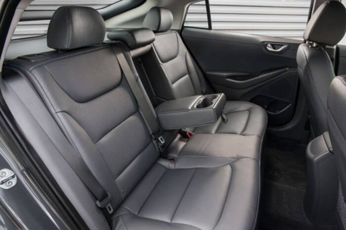 Hyundai 2018 Ioniq Hybrid additional features