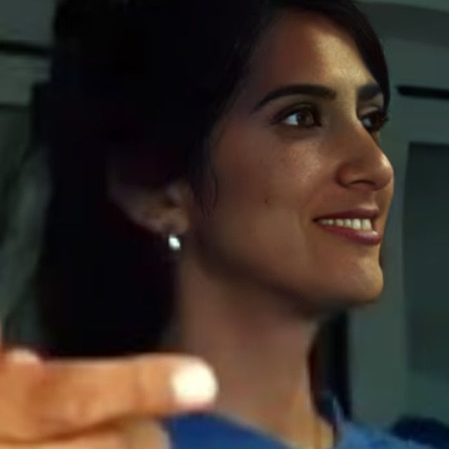 Meet 'mystery girl' spotted cheering Gill and Pant in Team India's dressing  room during IND vs ENG Test Series, she works as...