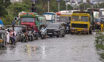IMD Monsoon tracker July 8: Heavy rain lashes Surat, Mumbai and Palghar | In Pics