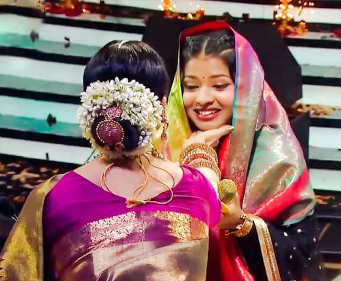 Rekha Dances to Amitabh Bachchan's Song Best Moments From Indian Idol 12