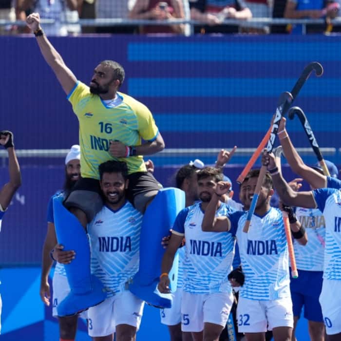 Paris Olympics 2024 PR Sreejesh Co Do Victory Lap After India Win paris-olympics-2024-pr-sreejesh-co-do-victory-lap-after-india-win