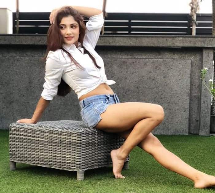 Ishita Raj Sharma looks her sexiest best in a sexy white shirt