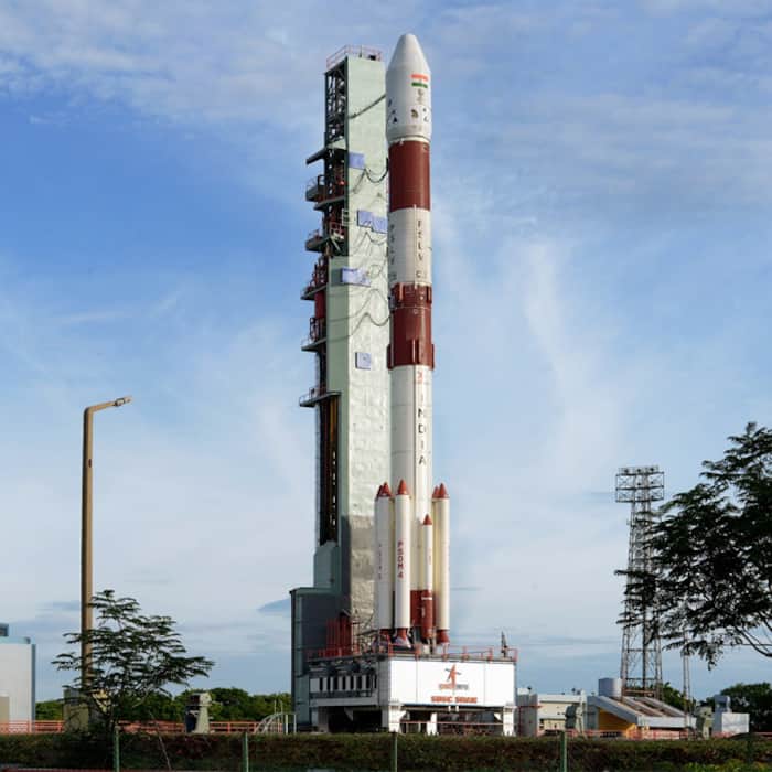 Isro Raket ISRO launched India's heaviest rocket GSLV MK3 in June