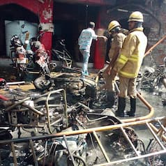 Jallikattu row: Protestors turn violent at Marina Beach in Chennai, defy police orders