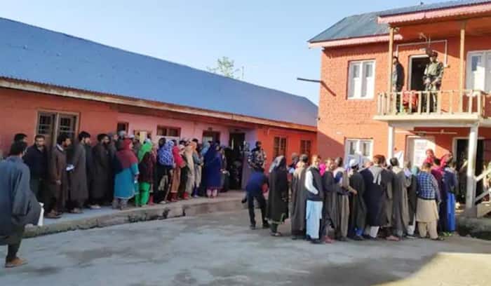 Jammu And Kashmir: Dismal Voting in Anantnag, Brisk in Ladakh Till 12 PM
