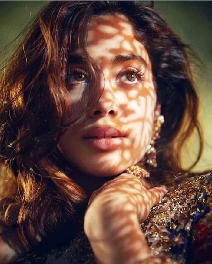 Janhvi Kapoor Makes Fans go Weak in Knees