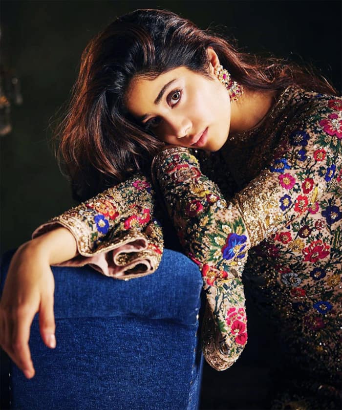 Janhvi Kapoor Shares Her Sizzling Pictures