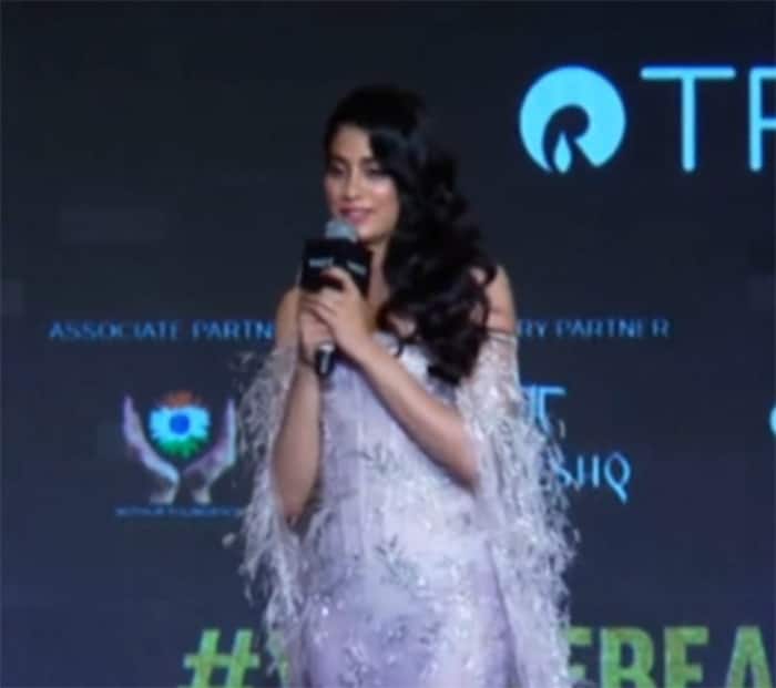 Janhvi’s Vogue Outfit is Taking Internet by Storm