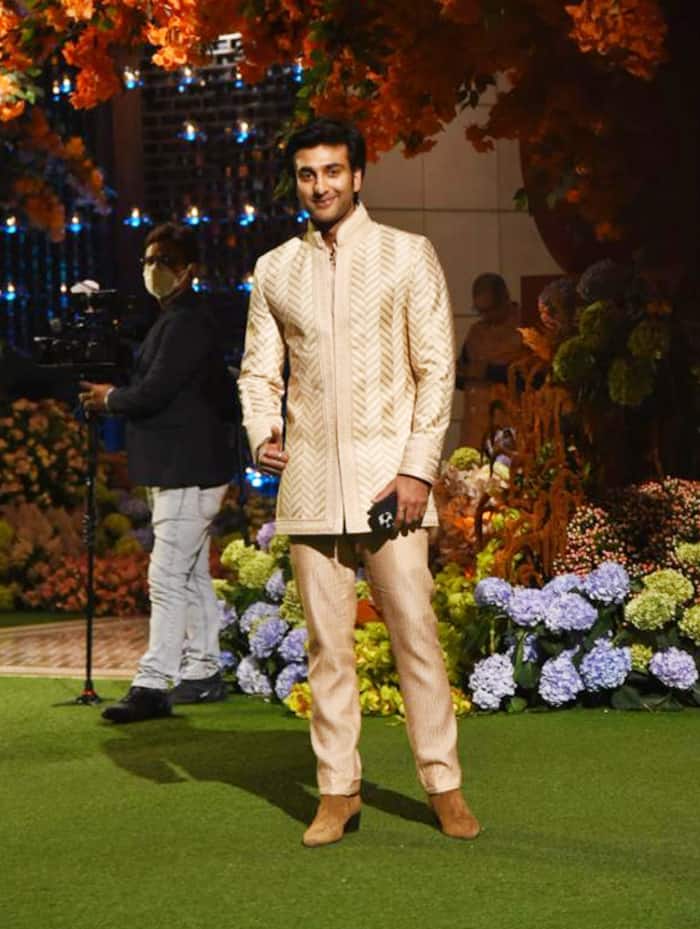 Javed Jaffrey s son Meezaan Jaffri at Radhika Merchant     Anant Ambani   s engagement
