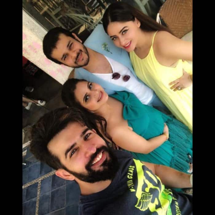 Jay Soni with Jay Bhanushali and Mahi Vij at Pooja Soni   s baby shower