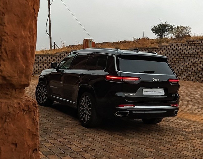 Grand Check Jeep Launches Biggest And Costliest Grand Cherokee in India; Check ...