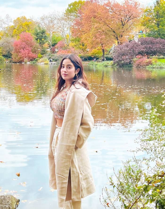Jhanvi Kapoor Is Coolest of All In Her Latest Pictures