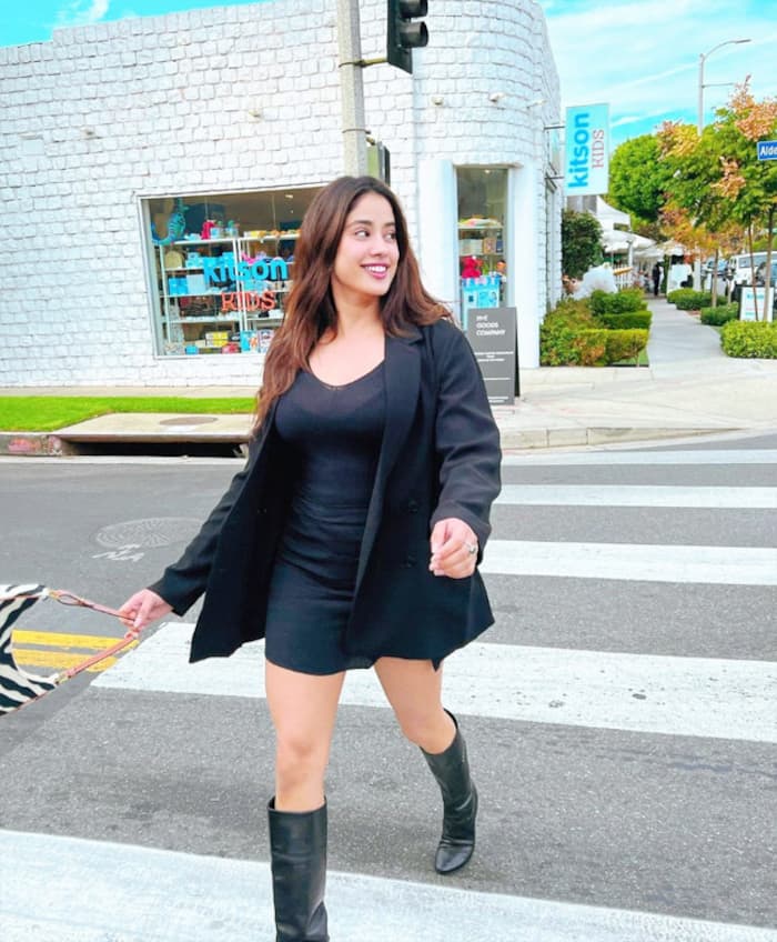 Jhanvi Kapoor Poses In a Classic LBD