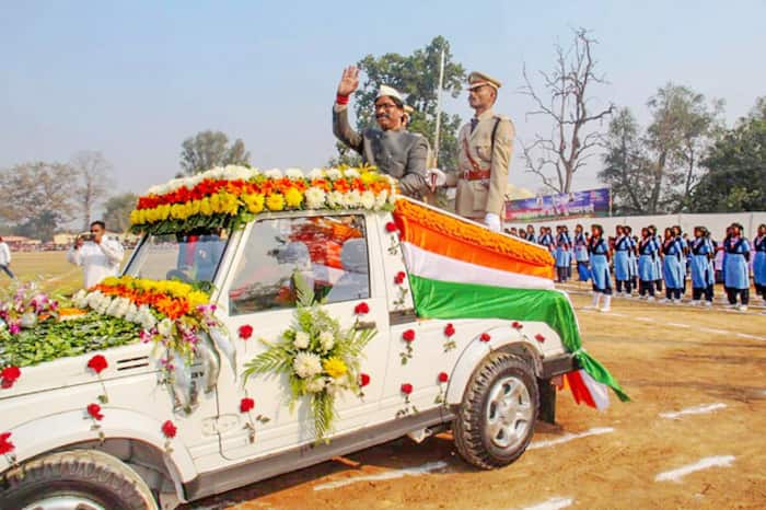 Jharkhand Governor hoists flag in Dumka