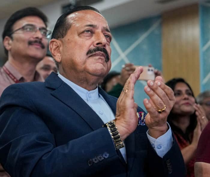 Jitendra Singh witnesses the launch of Vikram-1