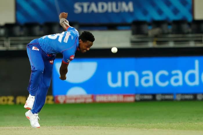 Kagiso Rabada Fighting  Lone Battle 