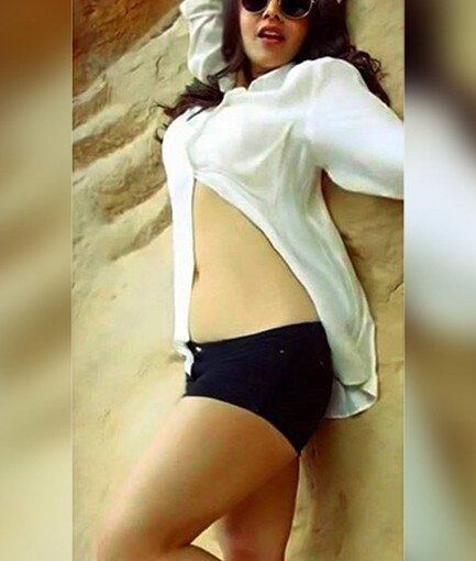 Kajal Aggarwal Showcases Her Toned Abs In This Picture