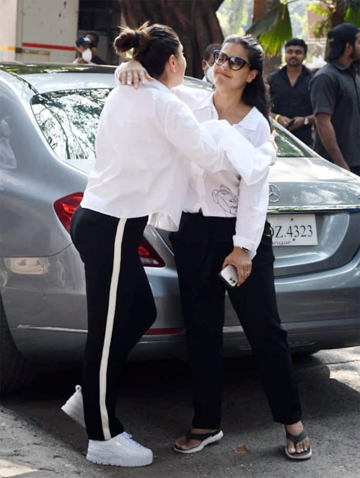 Kajol and Kareena Kapoor Khan Talk About Jeh Ali Khan, Saif And Ajay – See Pics
