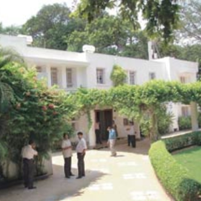 Step inside SRH owner Kalanithi - Kalanithi Maran Lives In A Bungalow On Boat Club Road In Chennai It Is Worth Rs 100 Crore 202504 1744892456 