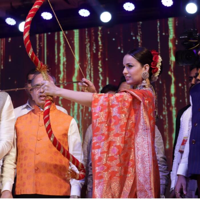 Kangana Ranaut was set to become the first woman to set Ravan Effigy on fire  but   