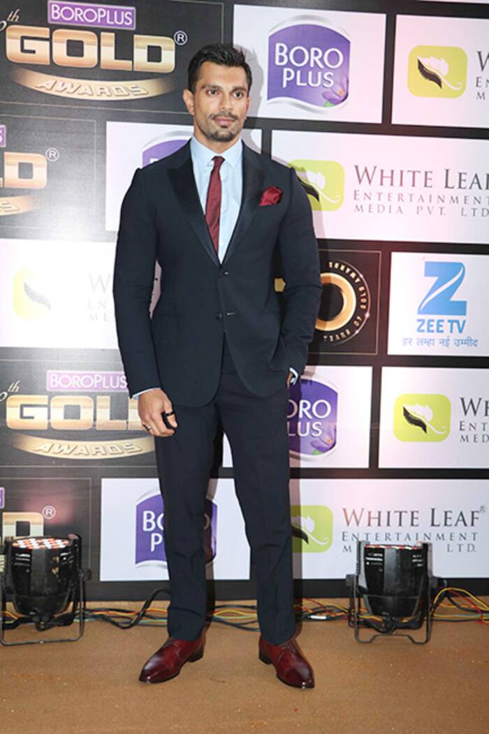 Karan Singh Grover at red carpet of Zee Gold Awards 2017