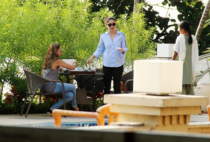 Kareena Kapoor and Amrita Arora enjoying high tea