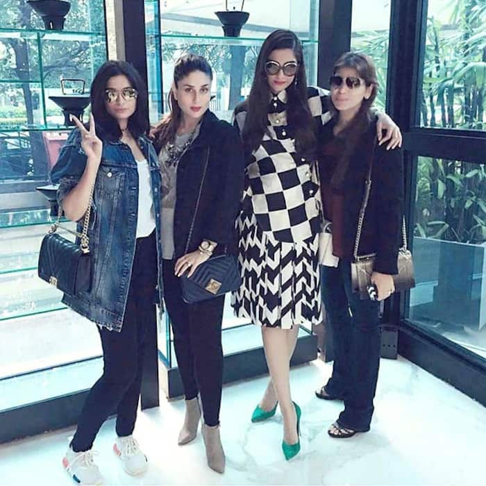 Kareena Kapoor Khan and Sonam Kapoor pose for picture