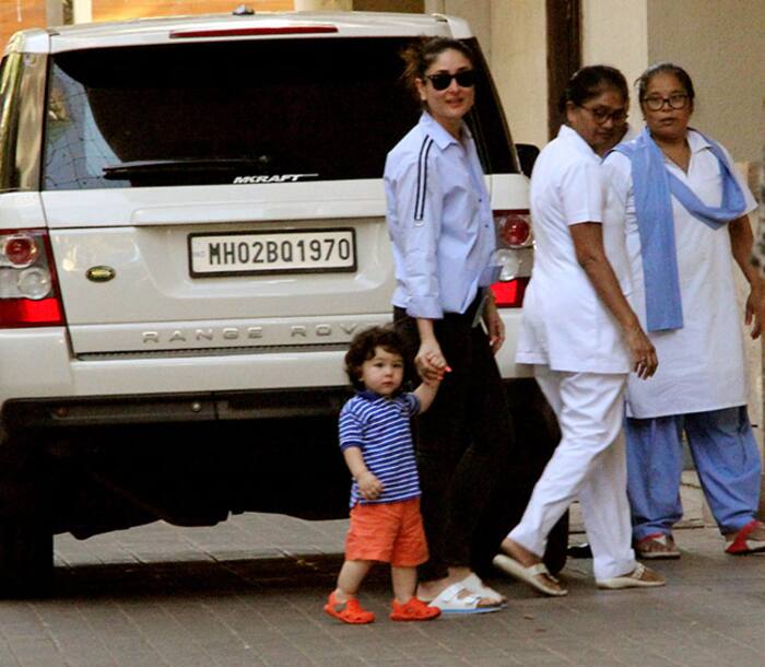 Kareena Kapoor Khan and Taimur make their way to Amrita Arora’s house