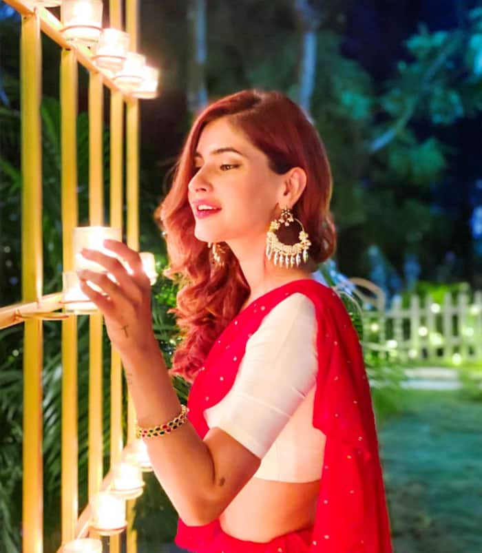 Karishma Sharma Share Gorgeous Pictures On Instagram