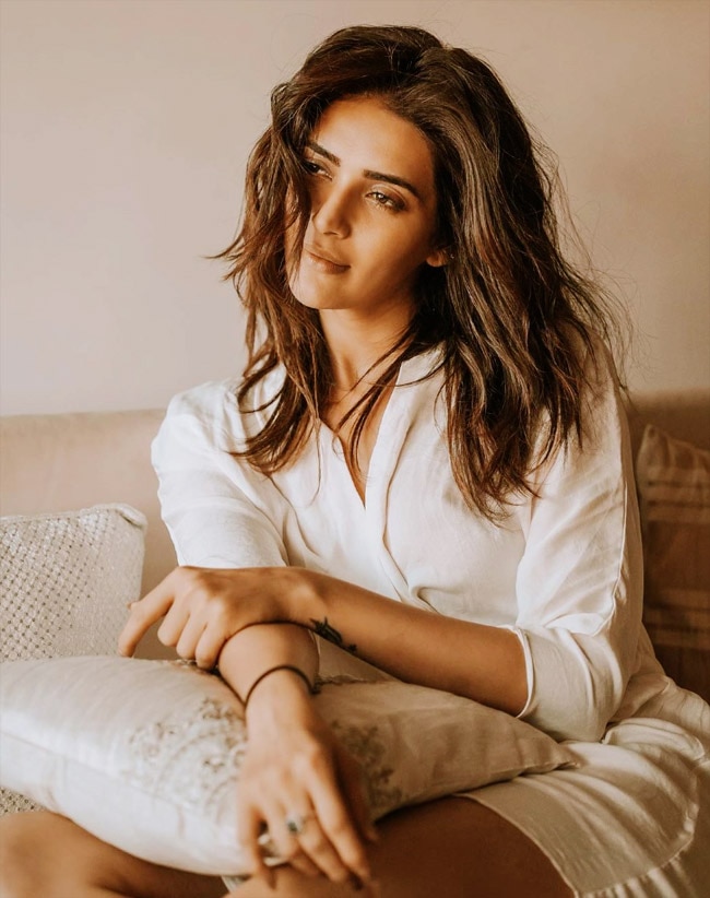 Karishma Tanna Looks Hot And Sexy Karishma Tanna Looks Hot And Sexy