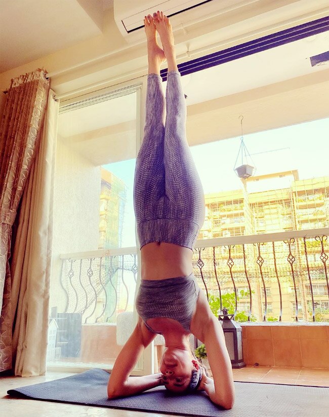 Karishma Tanna Motivates Fans With Latest Yoga Pose Karishma Tanna Motivates Fans With Latest Yoga Pose