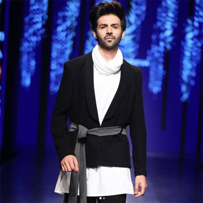 Kartik Aaryan turns showstopper at Amazon India Fashion Week 2018