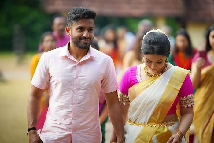 Karun Nair Sanaya Tankariwala Take The Traditional Route