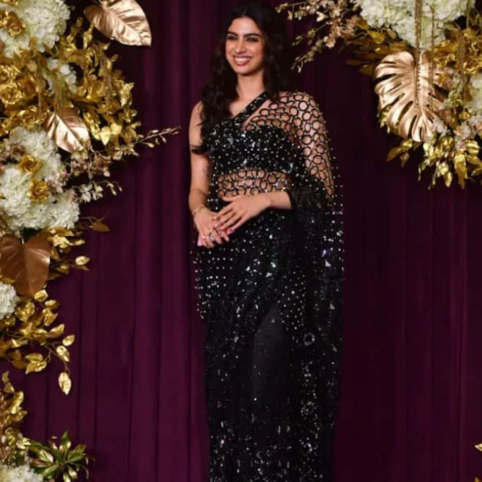 Khushi Kapoor entered the Diwali party in a trendy blingy black saree